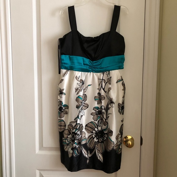 LE CHATEAU Semi-Formal Floral A-line Dress Size L with Pockets - Picture 1 of 13